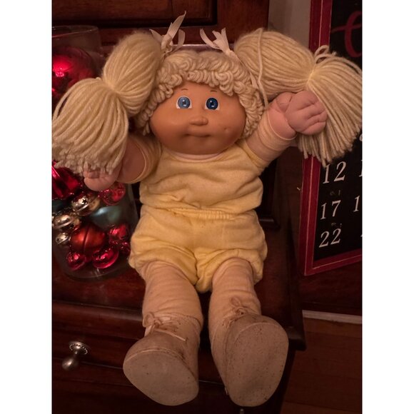 1978 Cabbage Patch Vintage Doll~ Beautiful - Picture 1 of 4